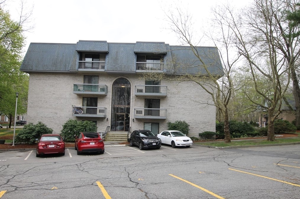 85 Commons Dr, Shrewsbury MA  01545-4947 exterior