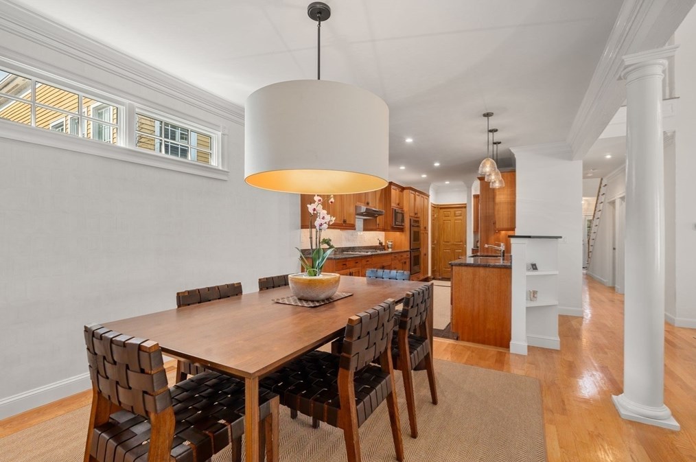 208 Marina Dr, Quincy MA 02171-1573 exterior