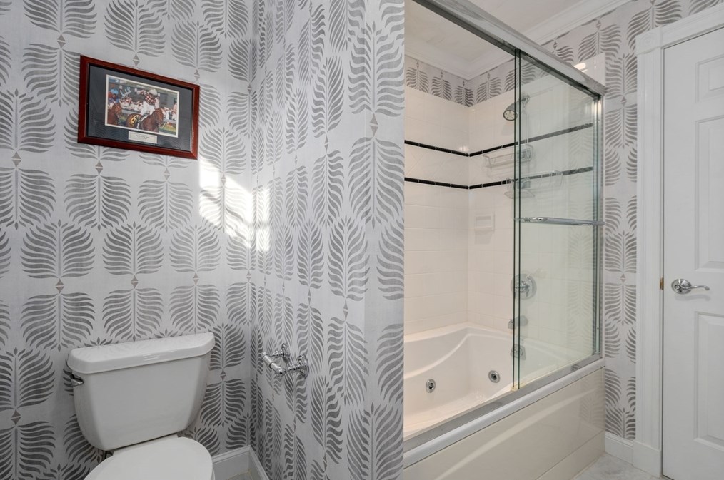 208 Marina Dr, Quincy MA 02171-1573 exterior