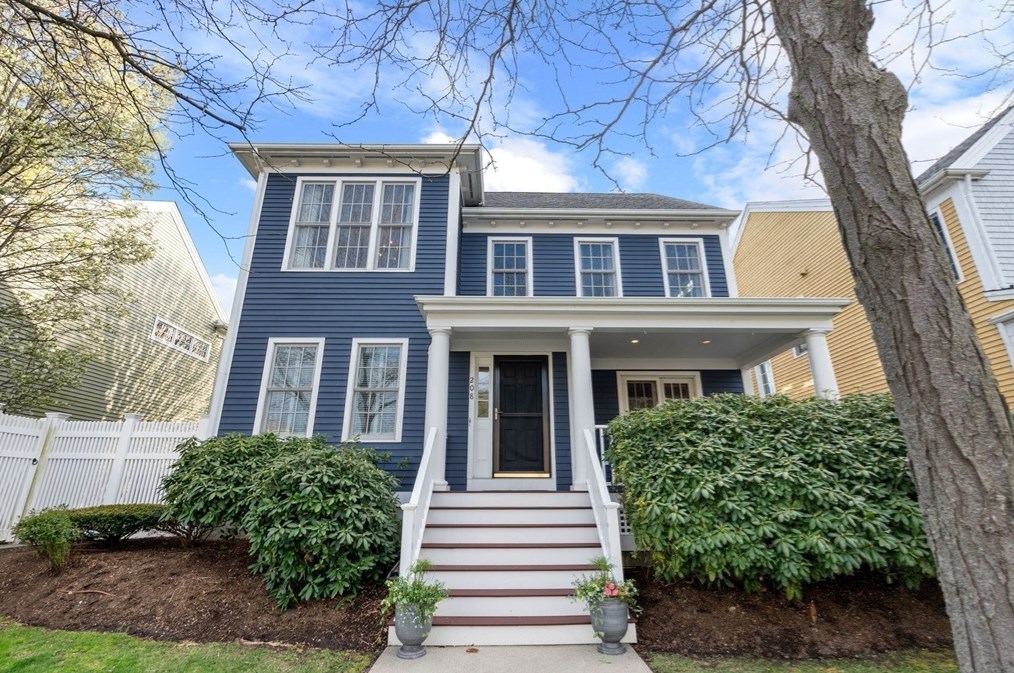 208 Marina Dr, Quincy MA 02171-1573 exterior