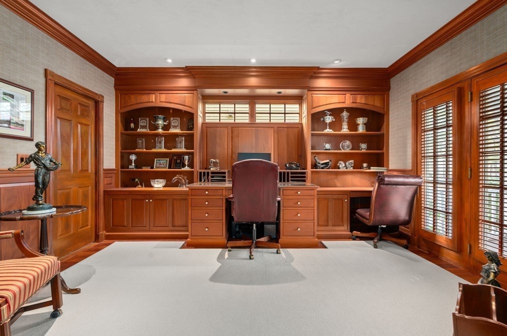 208 Marina Dr, Quincy MA 02171-1573 exterior