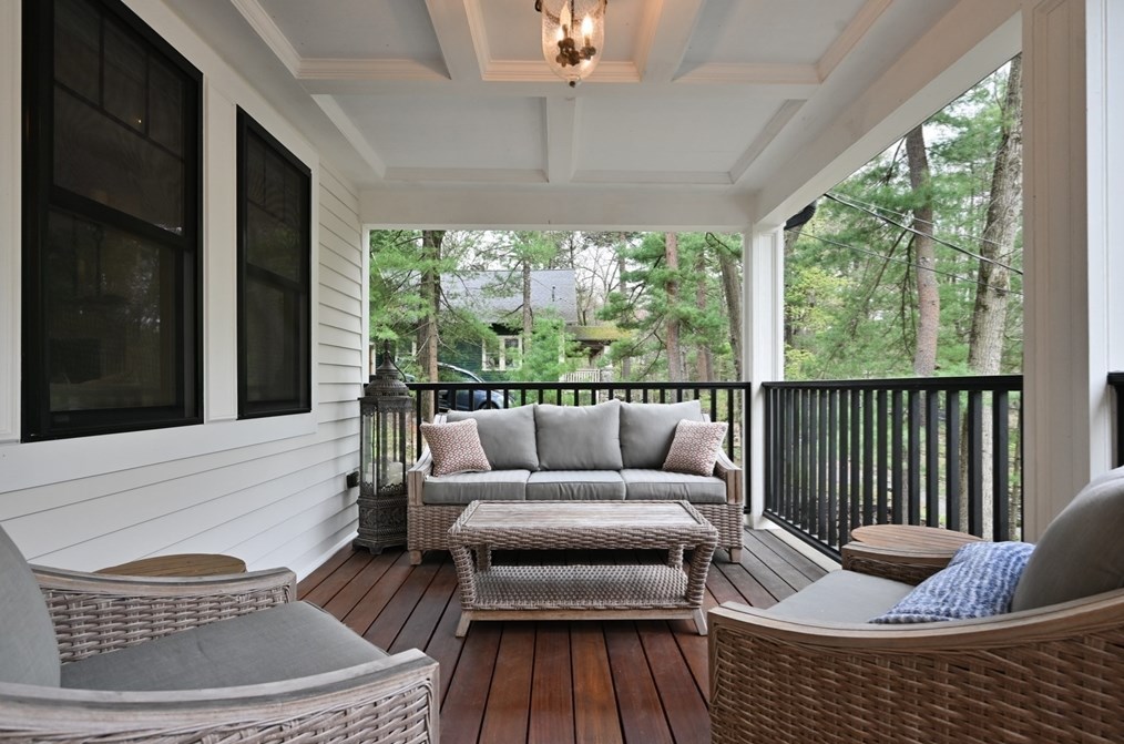 14 Frst Rd, Wakefield MA 01880-3643 exterior