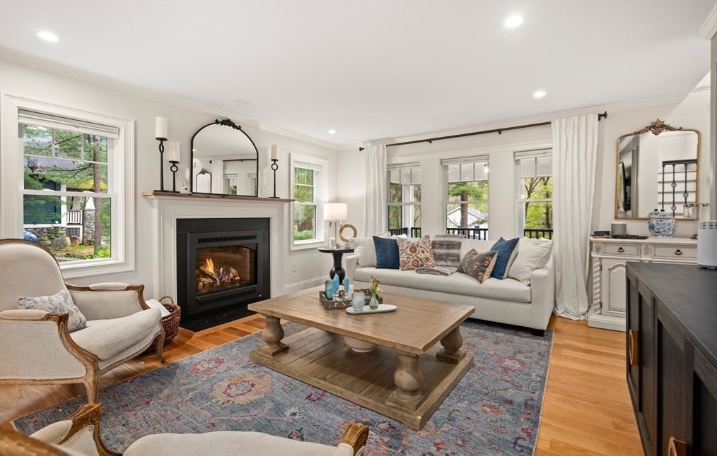 14 Frst Rd, Wakefield MA 01880-3643 exterior