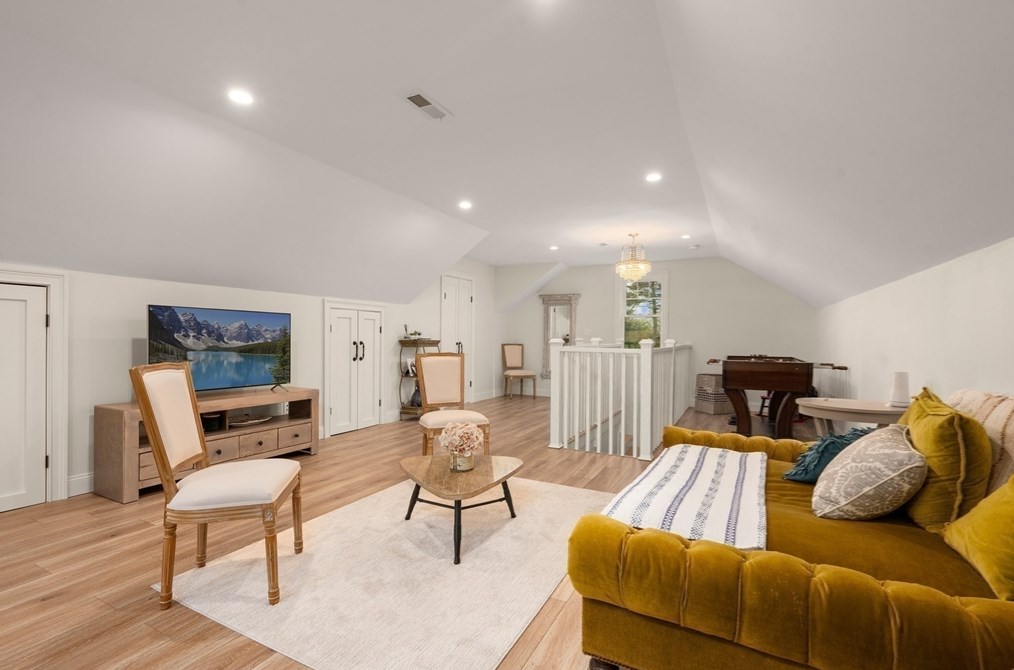 14 Frst Rd, Wakefield MA 01880-3643 exterior