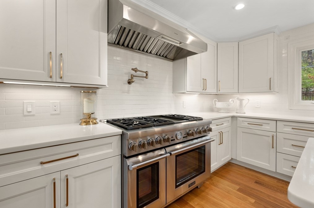 14 Frst Rd, Wakefield MA 01880-3643 exterior