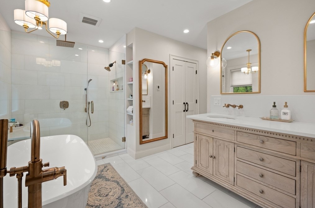 14 Frst Rd, Wakefield MA 01880-3643 exterior