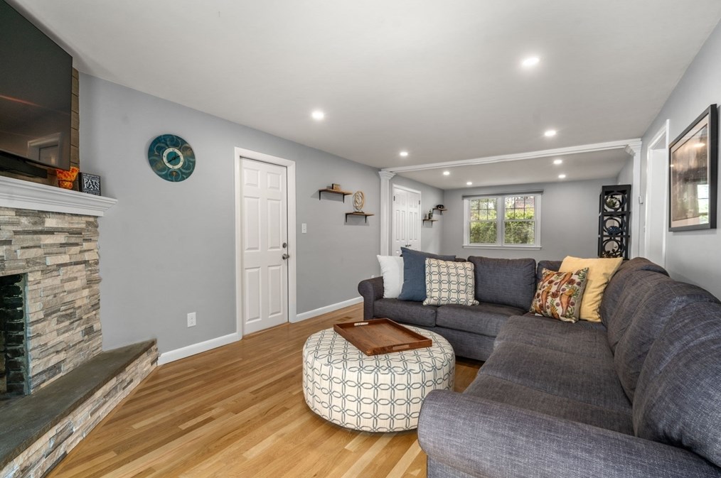 39 Grace Rd, Newton MA 02459-3426 exterior