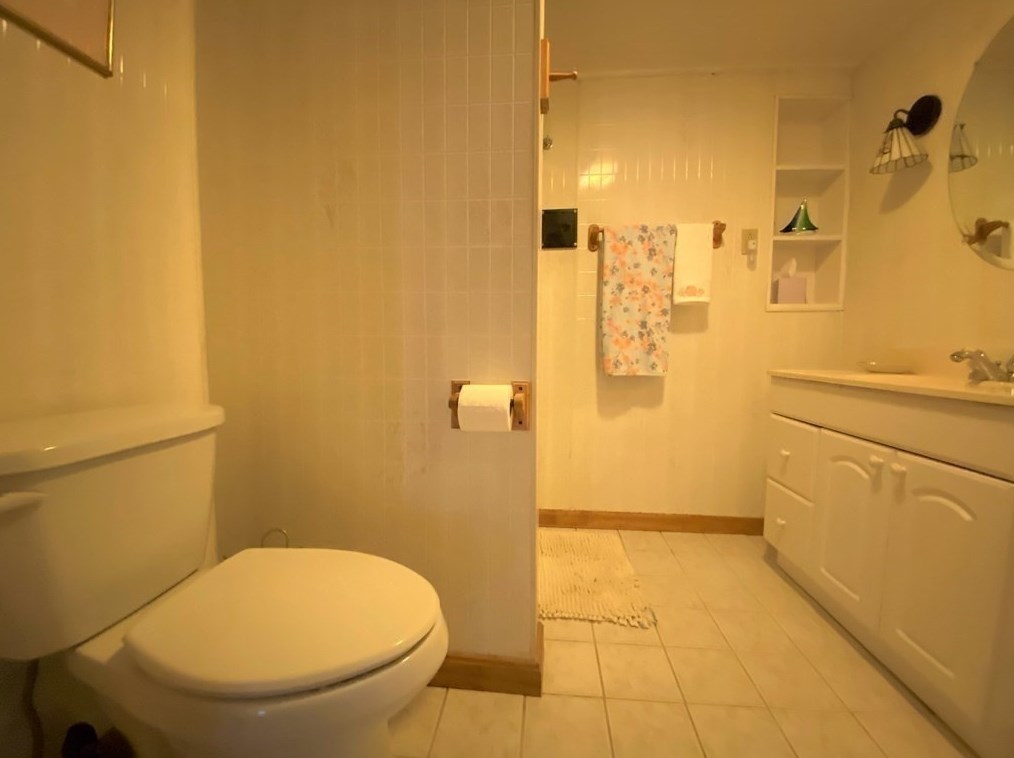 10 Hitching Post Rd, Amherst MA 01002-1155 exterior