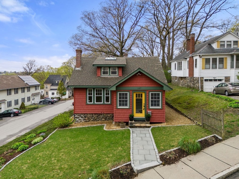 107 Green Hill Pkwy, Worcester MA  01605-2515 exterior