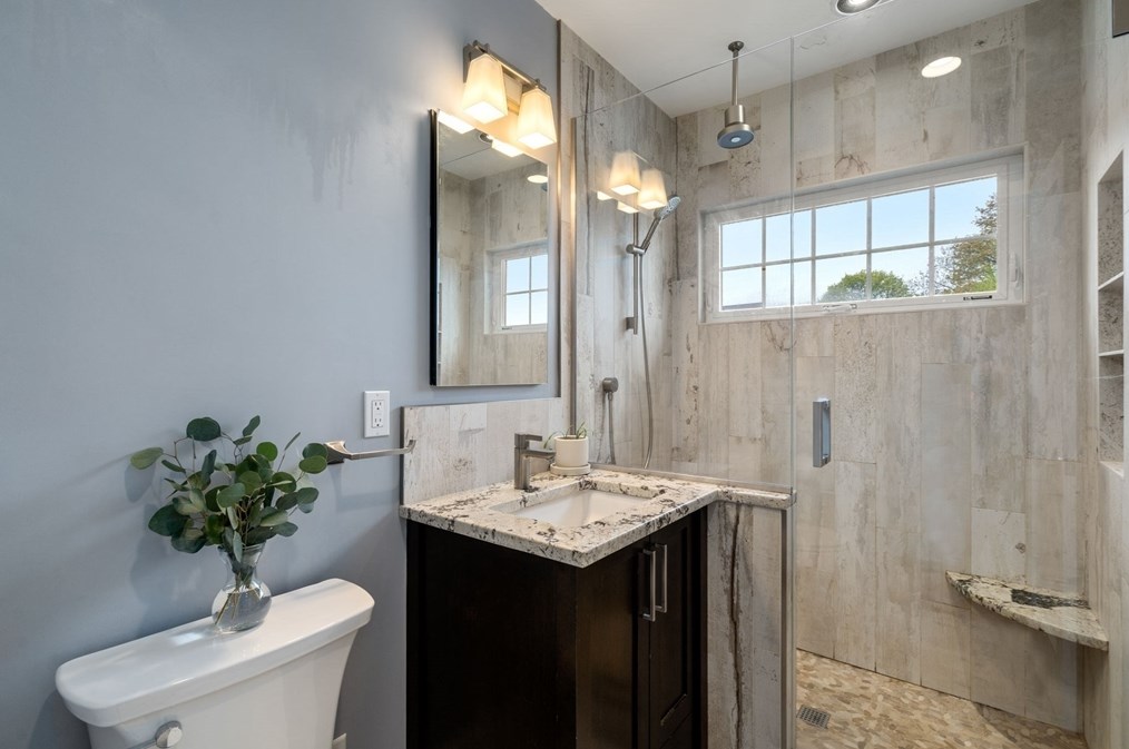 107 Green Hill Pkwy, Worcester MA  01605-2515 exterior