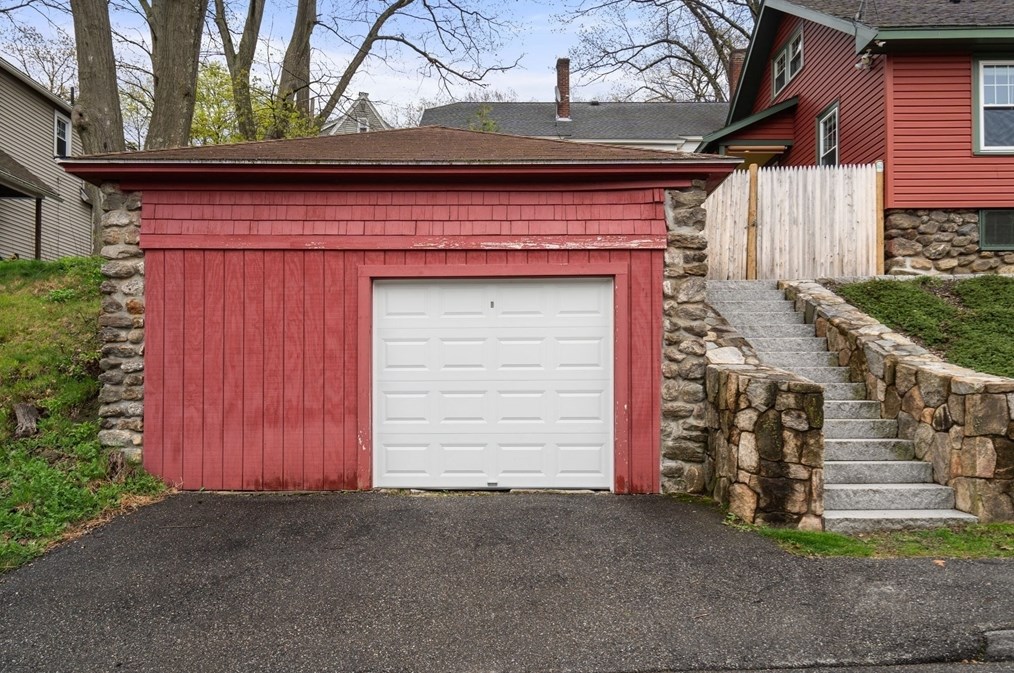 107 Green Hill Pkwy, Worcester MA  01605-2515 exterior