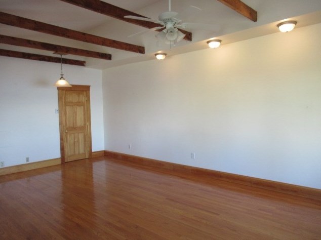 16 Rocky Neck Ave, Gloucester MA 01930-4113 exterior