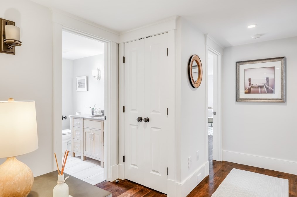 25 Glover Sq, Chatham MA 02633-2016 exterior