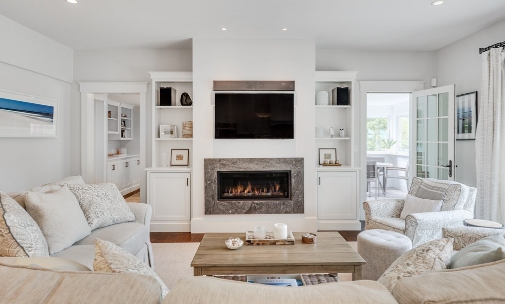 25 Glover Sq, Chatham MA 02633-2016 exterior