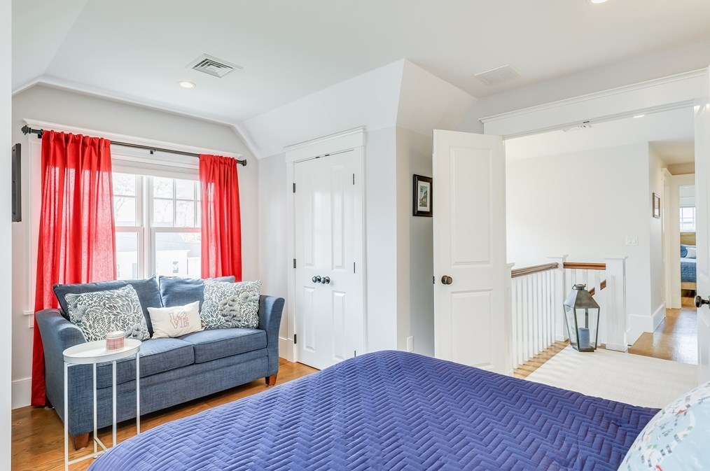 25 Glover Sq, Chatham MA 02633-2016 exterior