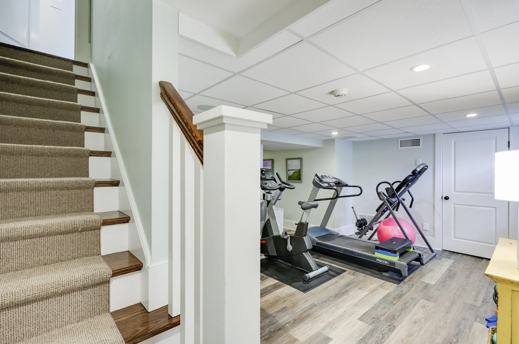 25 Glover Sq, Chatham MA 02633-2016 exterior