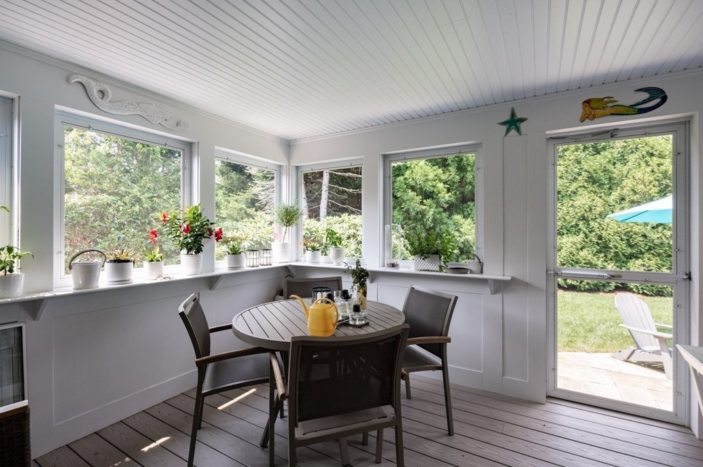 25 Glover Sq, Chatham MA 02633-2016 exterior