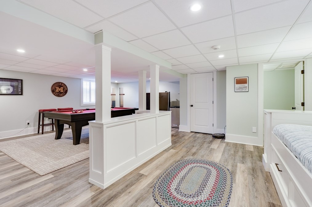 25 Glover Sq, Chatham MA 02633-2016 exterior