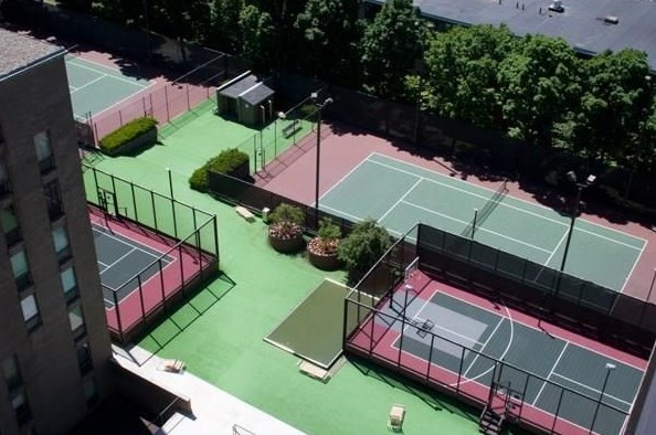 33 Pond Ave, Brookline MA  02445-7163 exterior