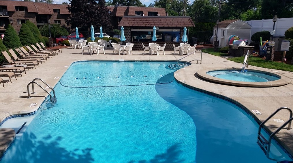 135 Forest St, Saugus MA  01906-3186 exterior