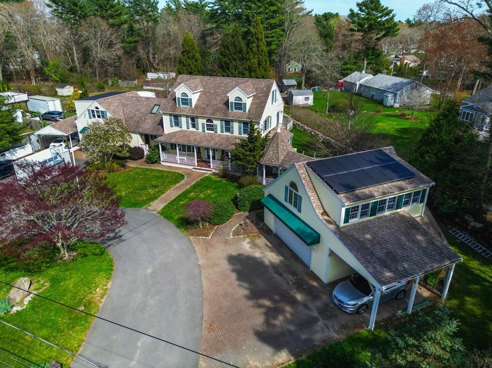 325 Mendall Rd, New Bedford MA 02743-1211 exterior