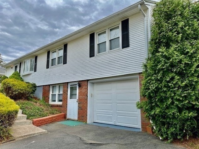 181 Beauchamp Ter, Chicopee MA 01020-2574 exterior