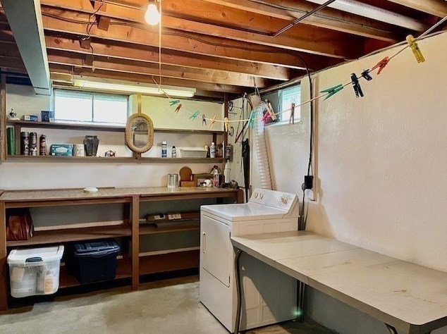 181 Beauchamp Ter, Chicopee MA 01020-2574 exterior