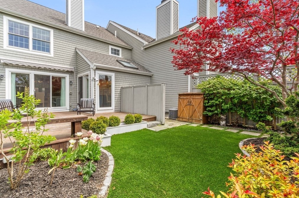 22 Floret Cir, Hingham MA  02043-2836 exterior