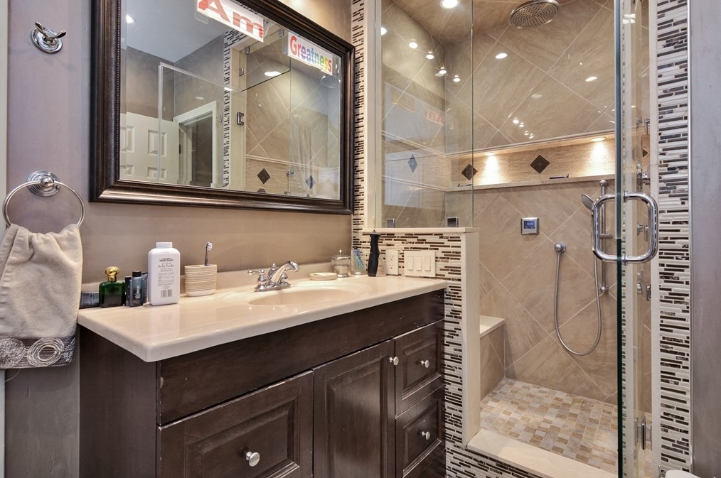 30 Lynn St, Lawrence MA 01843-2808 exterior