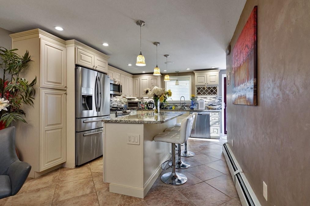 30 Lynn St, Lawrence MA 01843-2808 exterior