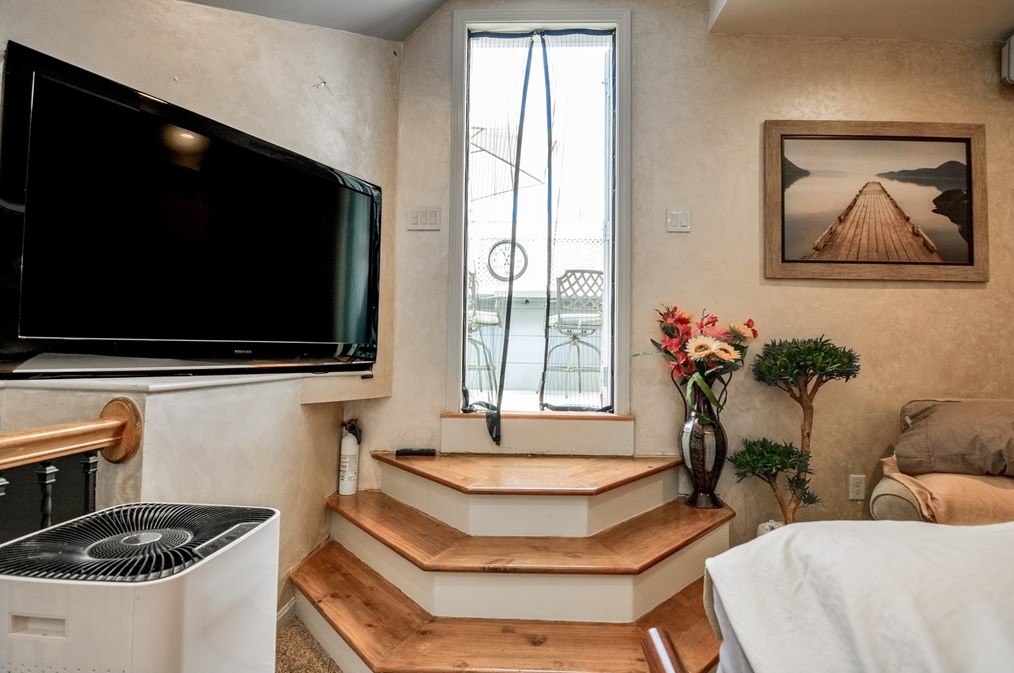 30 Lynn St, Lawrence MA 01843-2808 exterior