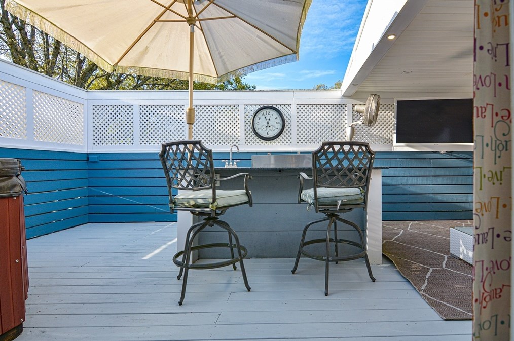 30 Lynn St, Lawrence MA 01843-2808 exterior