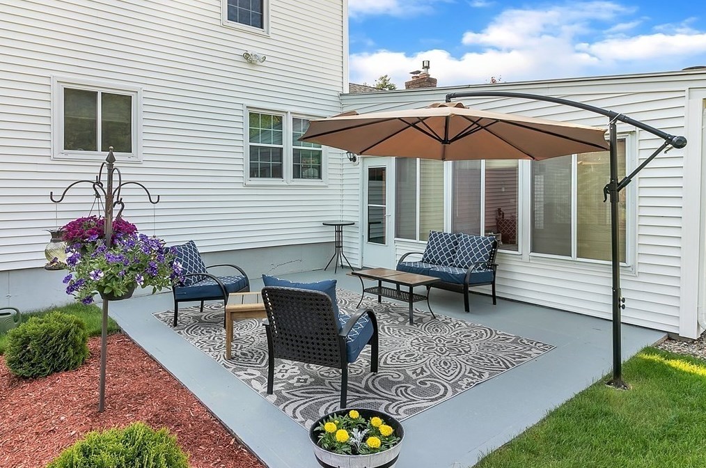 21 Gln Dr, Montgomery MA 01085-1253 exterior