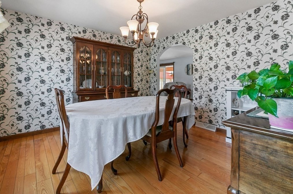 21 Gln Dr, Montgomery MA 01085-1253 exterior