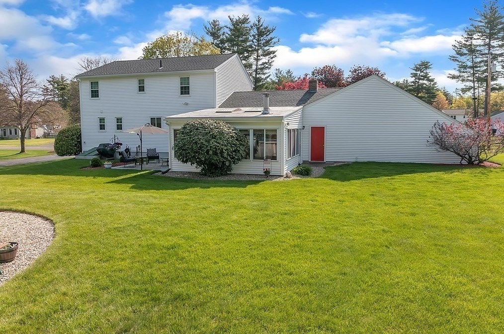 21 Gln Dr, Montgomery MA 01085-1253 exterior