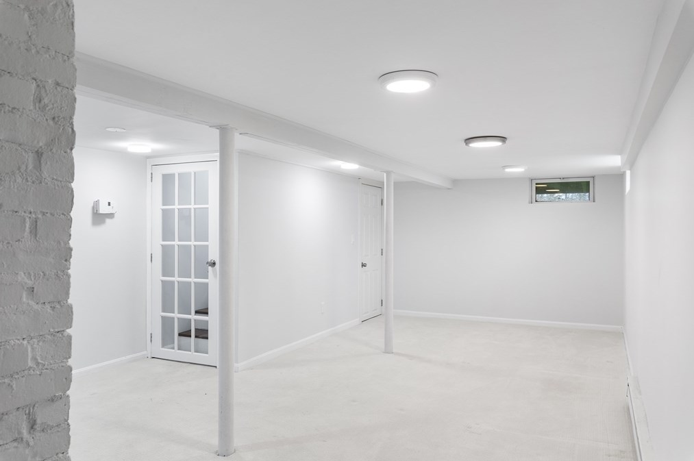 56 Alden Ave, Dartmouth MA  02747-2319 exterior