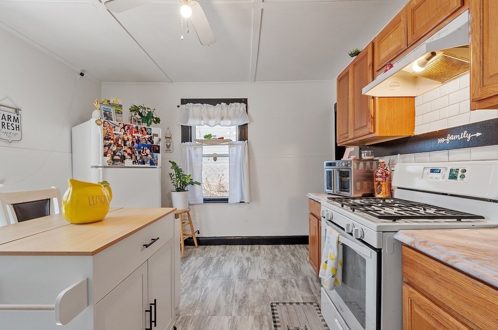 365 Water St, Lawrence MA  01841-5133 exterior