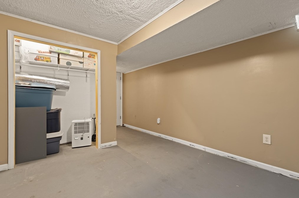 11 Downing Ave, Haverhill MA 01830-2626 exterior