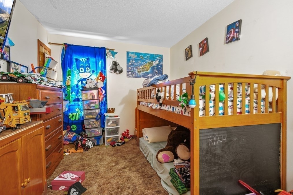 286 Columbia St, Fall River MA 02721-1319 exterior