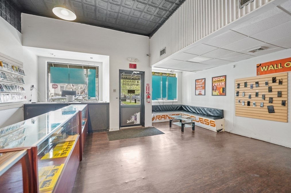 286 Columbia St, Fall River MA 02721-1319 exterior