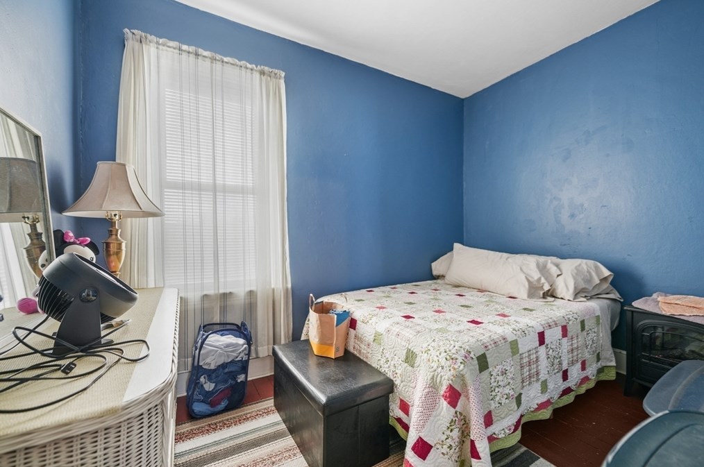 286 Columbia St, Fall River MA 02721-1319 exterior