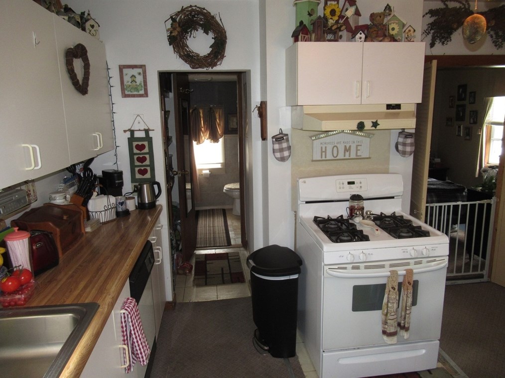 266 Palmer Rd, Monson MA  01057-9517 exterior