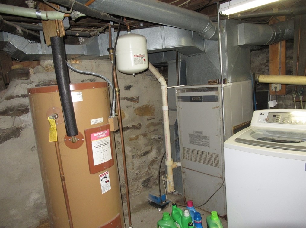 266 Palmer Rd, Monson MA  01057-9517 exterior