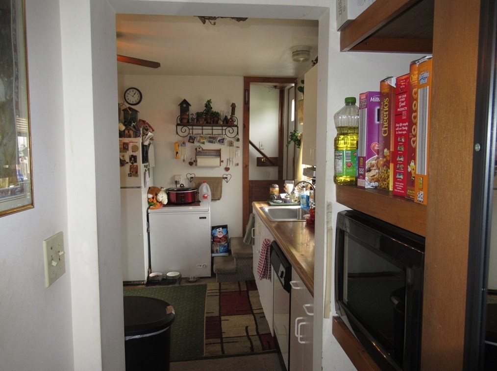 266 Palmer Rd, Monson MA  01057-9517 exterior