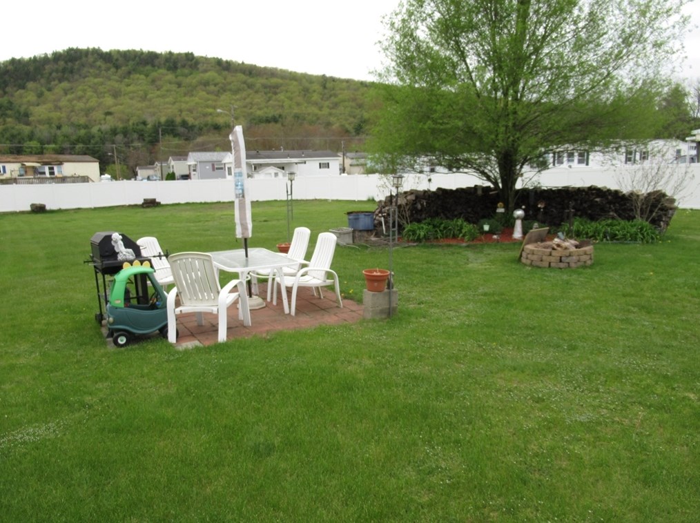 266 Palmer Rd, Monson MA  01057-9517 exterior