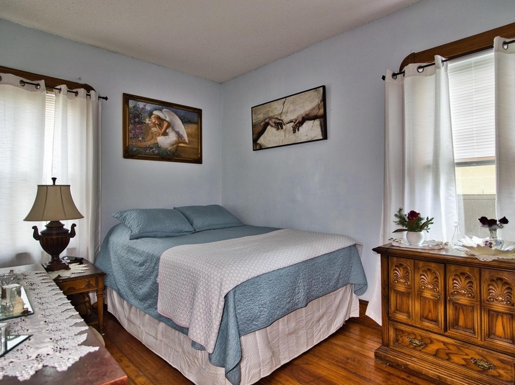 1 Stapleton St, New Bedford MA  02744-1111 exterior