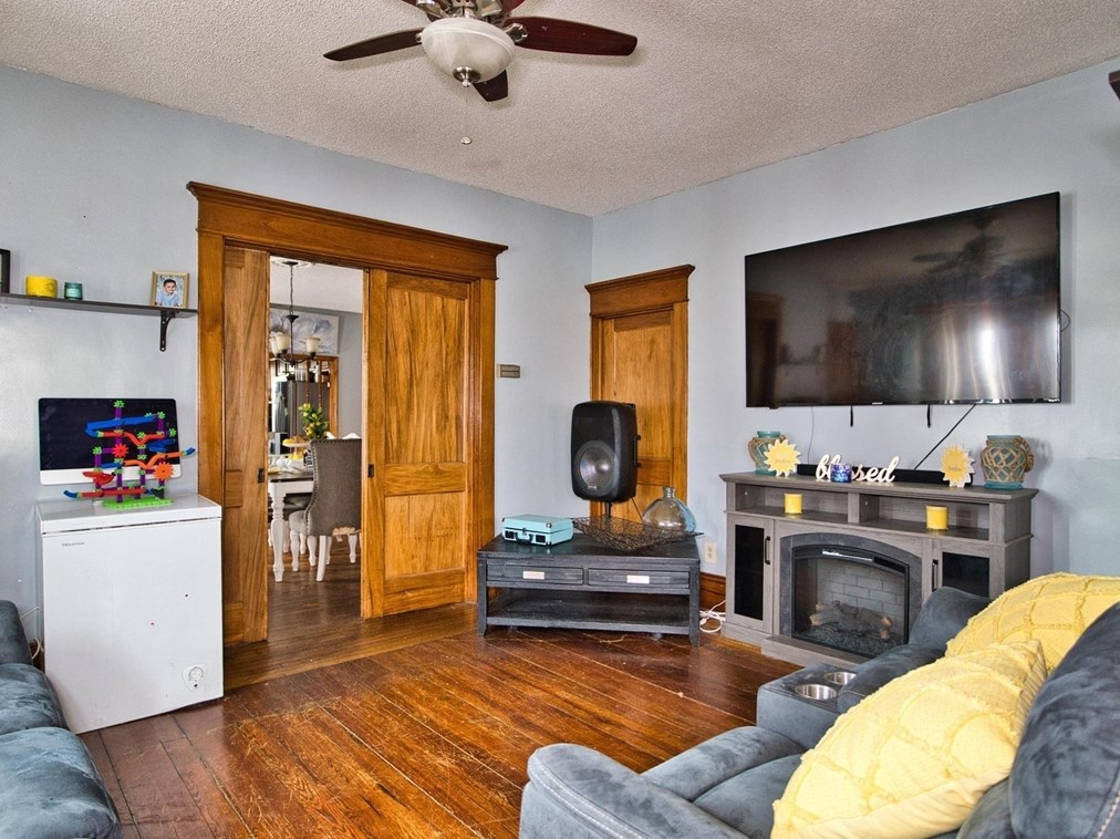 1 Stapleton St, New Bedford MA  02744-1111 exterior