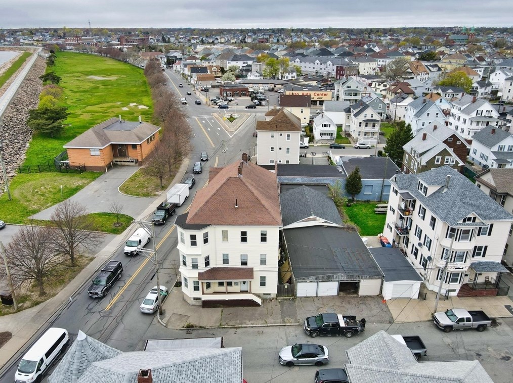 1 Stapleton St, New Bedford MA  02744-1111 exterior