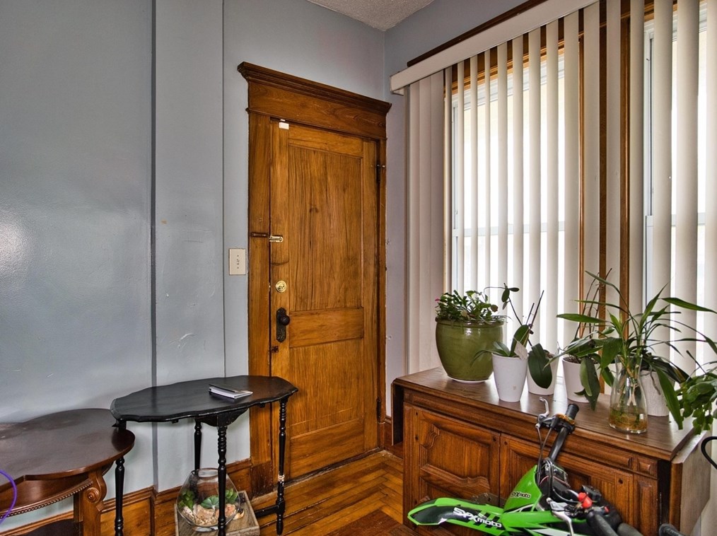 1 Stapleton St, New Bedford MA  02744-1111 exterior