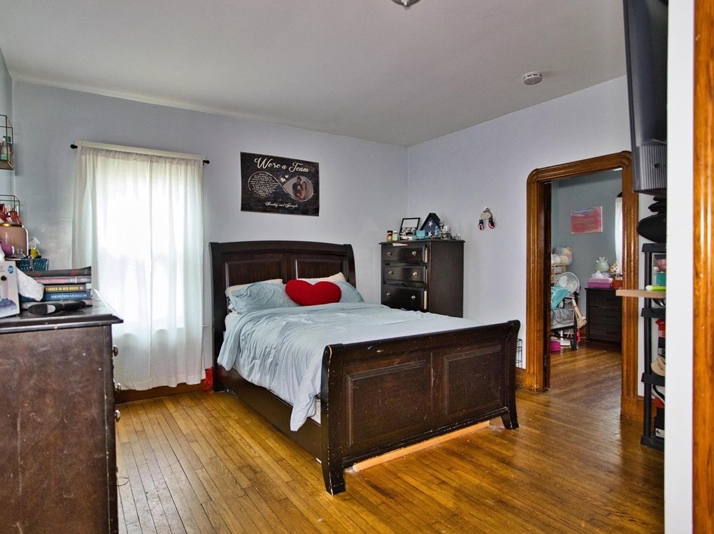 1 Stapleton St, New Bedford MA  02744-1111 exterior